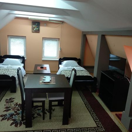 Small Apartment At Center Of The City Ниш Экстерьер фото
